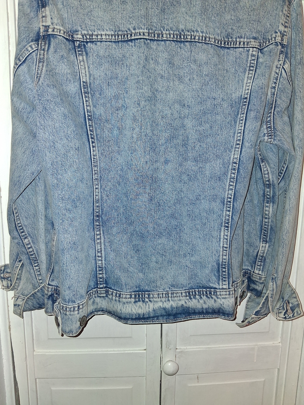 Old Navy Women's Oversized Boyfriend Light Blue Distressed Denim Jacket - Picture 7 of 9